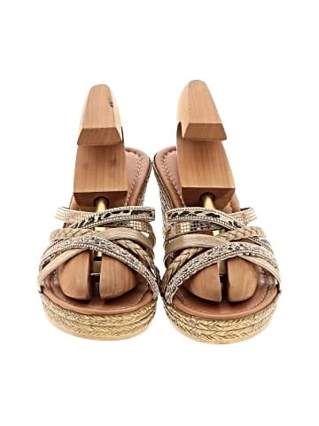 Mariella Wedges (view 2)