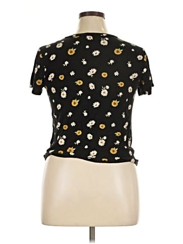 No Boundaries Short Sleeve Top (view 2)