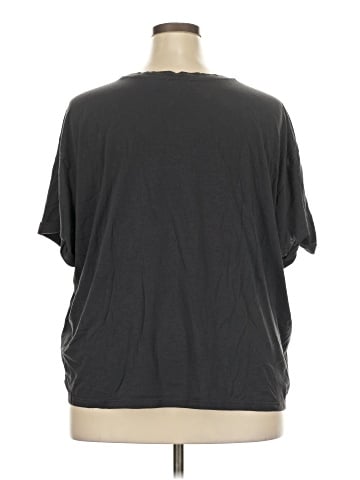 Maurices Short Sleeve T-Shirt (view 2)