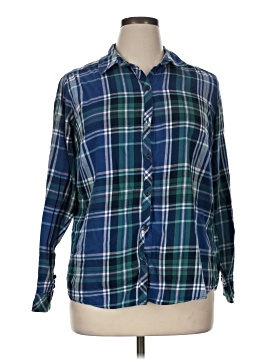 Croft & Barrow Long Sleeve Button-Down Shirt (view 1)