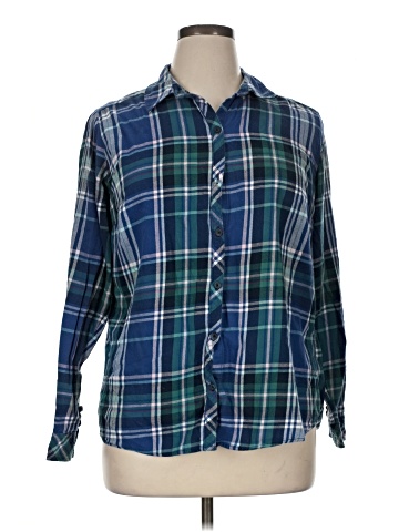 Croft & Barrow Long Sleeve Button-Down Shirt (view 1)