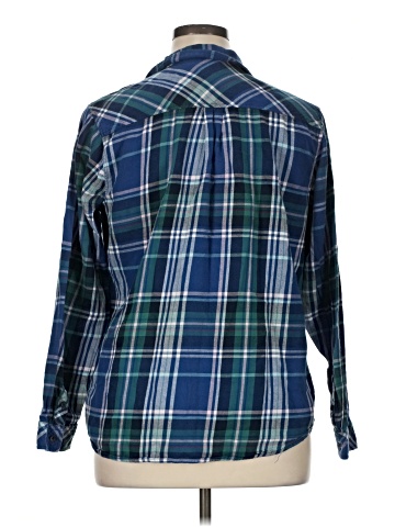 Croft & Barrow Long Sleeve Button-Down Shirt (view 2)