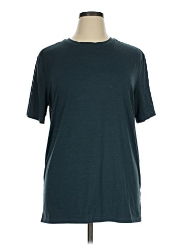 Quince Active T-Shirt (view 1)