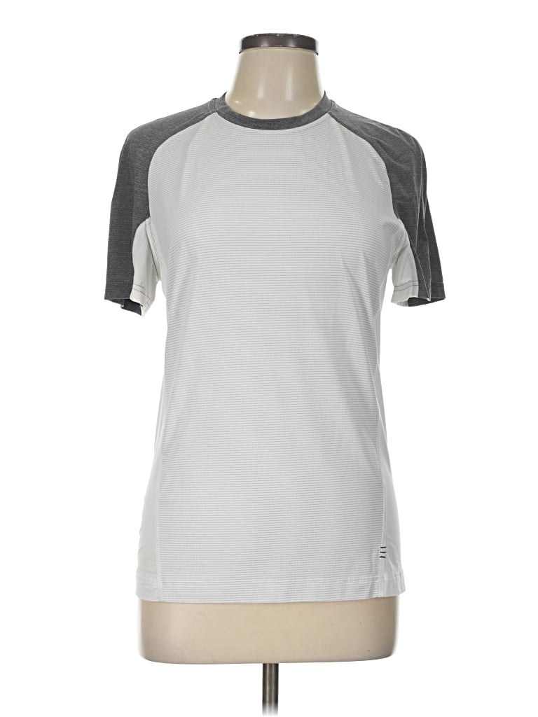 Pre-owned Lululemon Athletica Active T-shirt In Silver