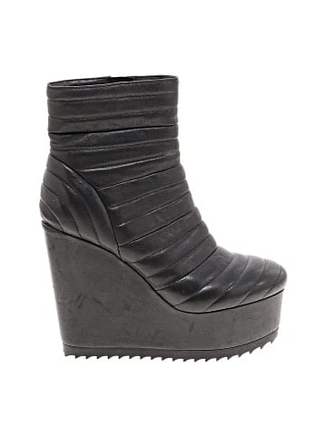 Vic Wedges (view 1)