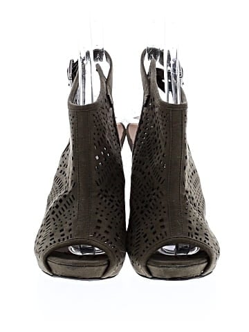 Madden Girl Sandals (view 2)