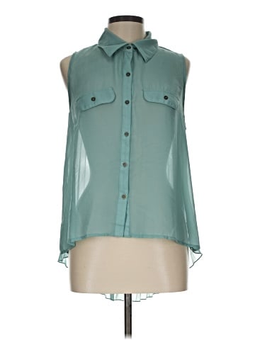 Xhilaration Sleeveless Button-Down Shirt (view 1)
