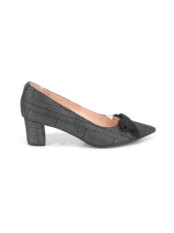Bandolino Heels (view 1)