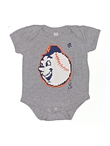 Outerstuff Short Sleeve Onesie (view 1)