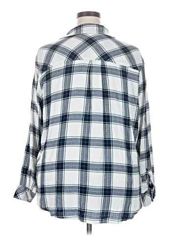 Lane Bryant Long Sleeve Button-Down Shirt (view 2)