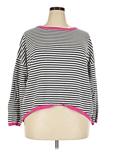 Dokotoo Pullover Sweater (view 1)