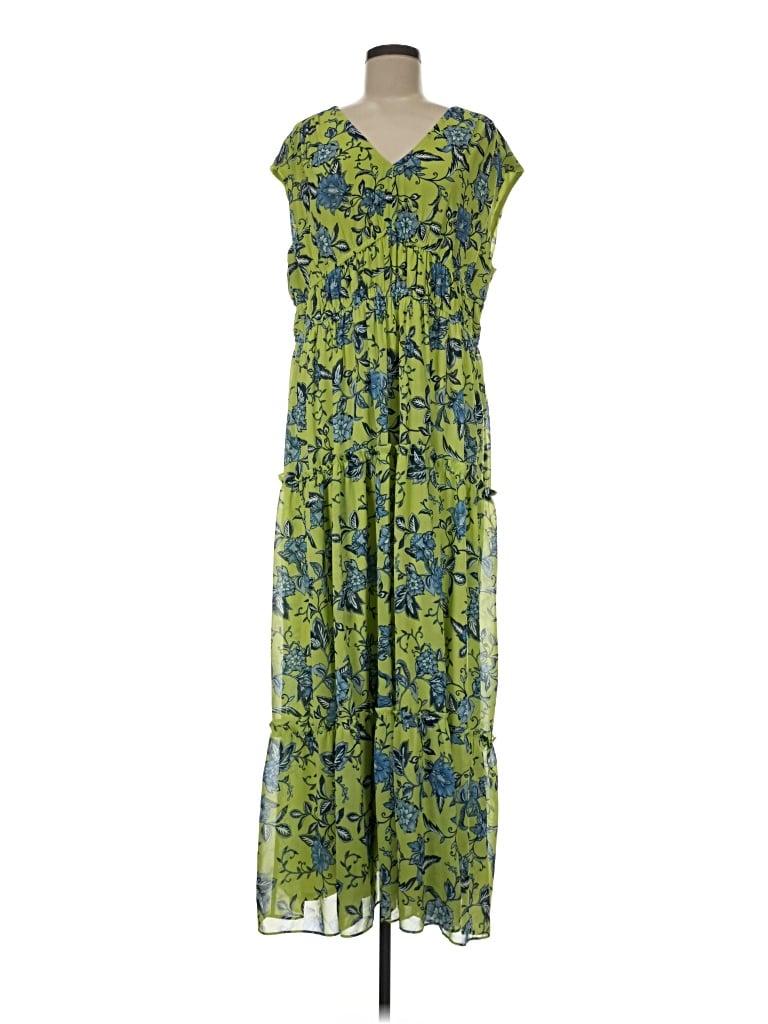 Pre-owned Maison Tara Casual Dress In Green