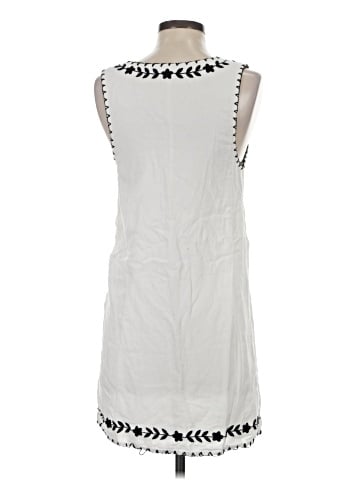 Urban Outfitters Casual Dress (view 2)