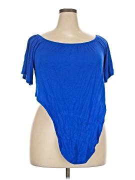 Buxom Curvy Short Sleeve Top (view 1)