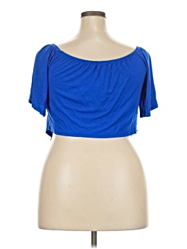 Buxom Curvy Short Sleeve Top (view 2)