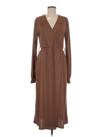 PrettyLittleThing Casual Dress (view 1)