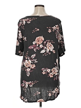 24/7 Maurices Short Sleeve Blouse (view 2)