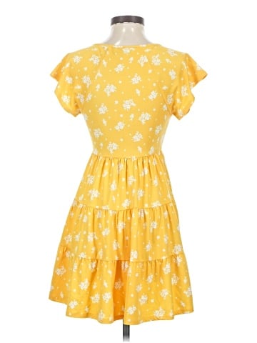 Urban Outfitters Casual Dress (view 2)