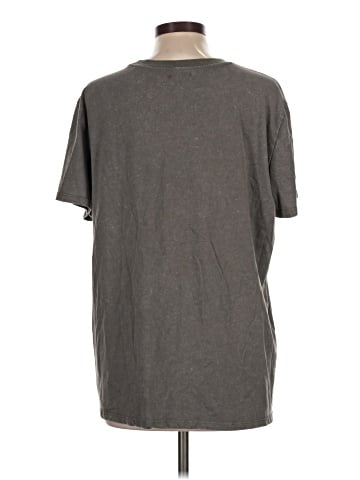 Maurices Short Sleeve T-Shirt (view 2)