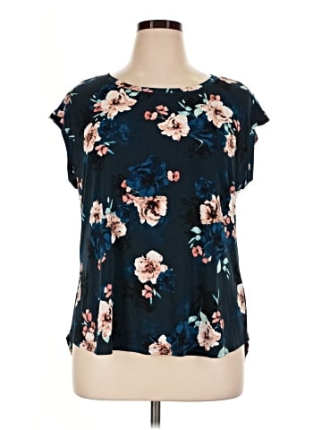Elle Short Sleeve Blouse (view 1)