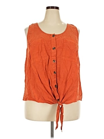 Universal Thread Sleeveless Blouse (view 1)