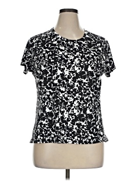 Nike Short Sleeve T-Shirt (view 1)
