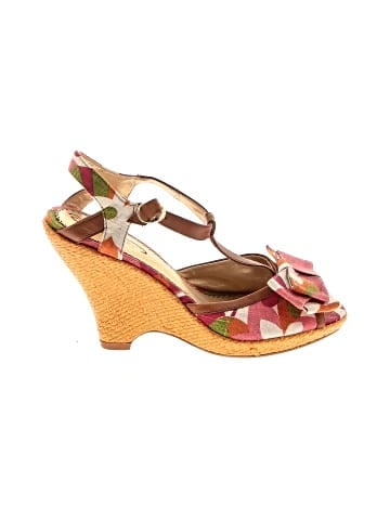 Poetic License Wedges (view 1)