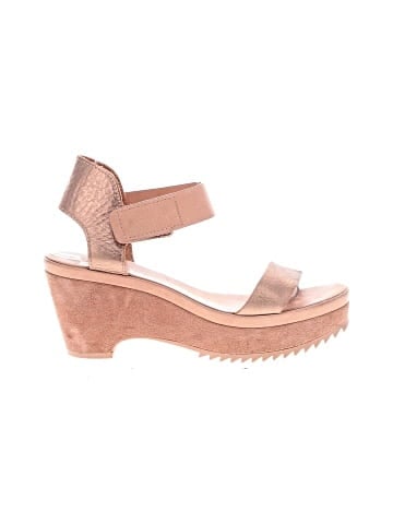 Pedro Garcia Wedges (view 1)