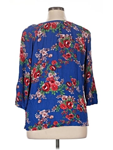 The Pioneer Woman 3/4 Sleeve Blouse (view 2)