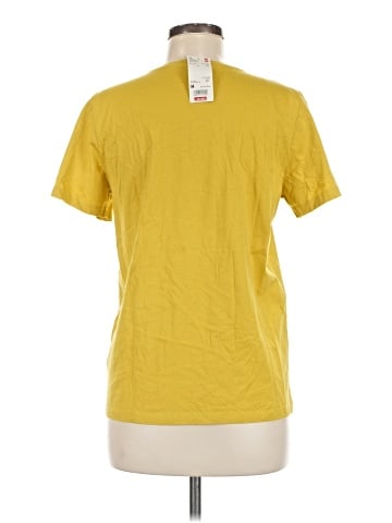Uniqlo Short Sleeve T-Shirt (view 2)