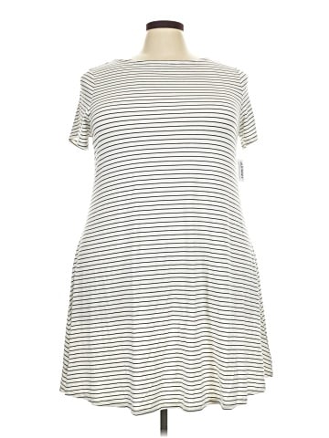 Old Navy Casual Dress (view 1)