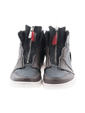Air Jordan x Travis Scott Sneakers (view 2)