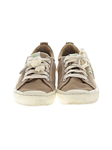 Cariuma Sneakers (view 2)