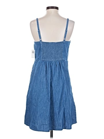 Old Navy Casual Dress (view 2)
