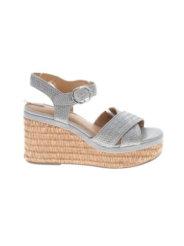 Crown Vintage Wedges (view 1)