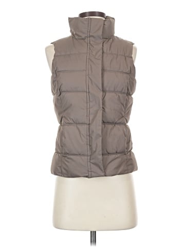 Gap Outlet Vest (view 1)