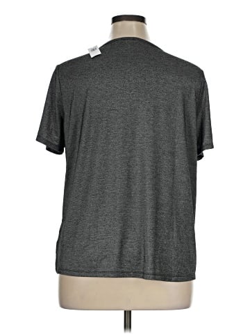 Old Navy Active T-Shirt (view 2)