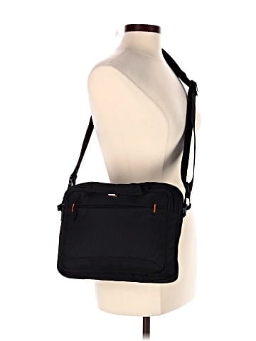 Amazon Basics Laptop Bag (view 2)