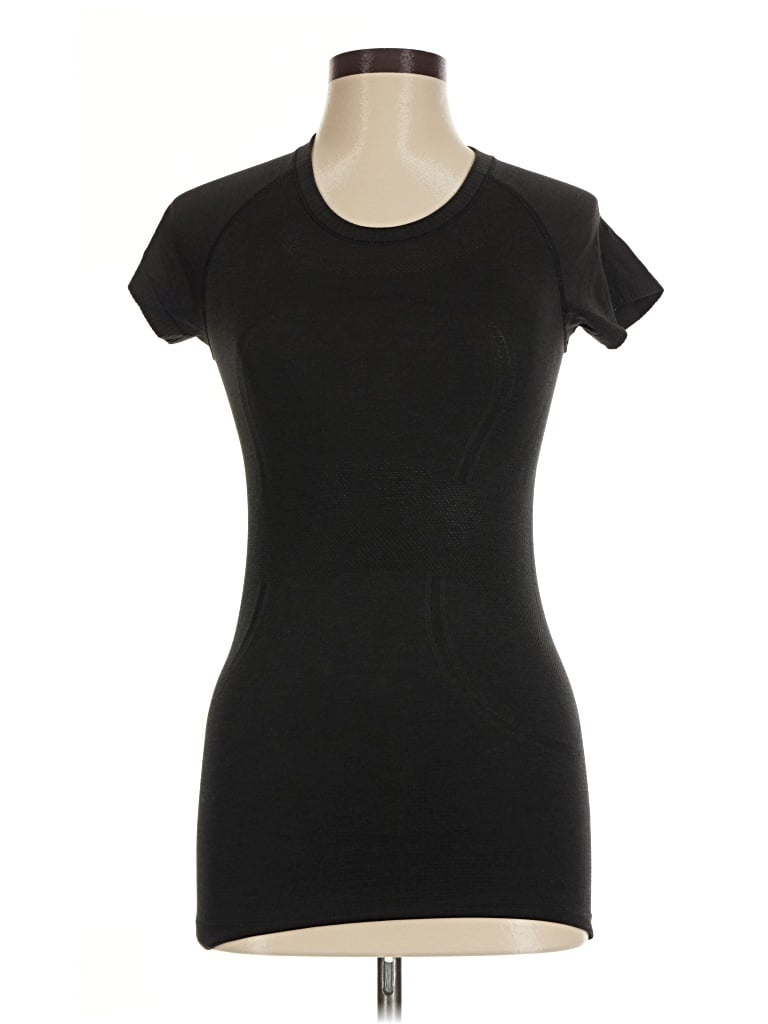 Pre-owned Lululemon Athletica Short Sleeve T-shirt In Black