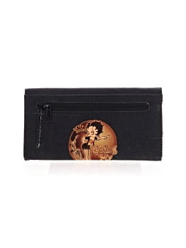 Unbranded Wallet (view 2)