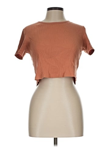 Uniqlo Short Sleeve T-Shirt (view 1)