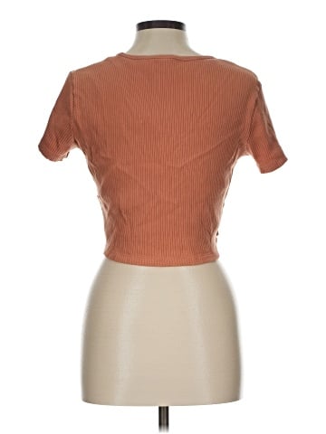 Uniqlo Short Sleeve T-Shirt (view 2)