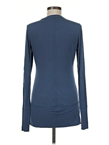 Lululemon Athletica Long Sleeve T-Shirt (view 2)