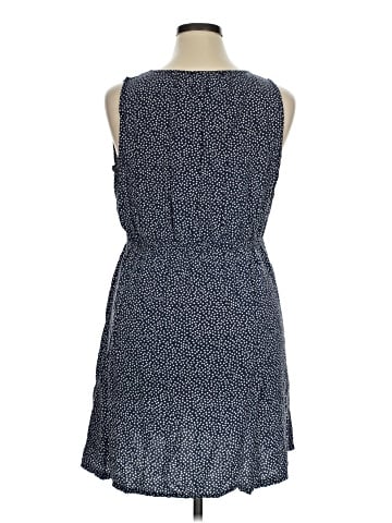 Old Navy Casual Dress (view 2)