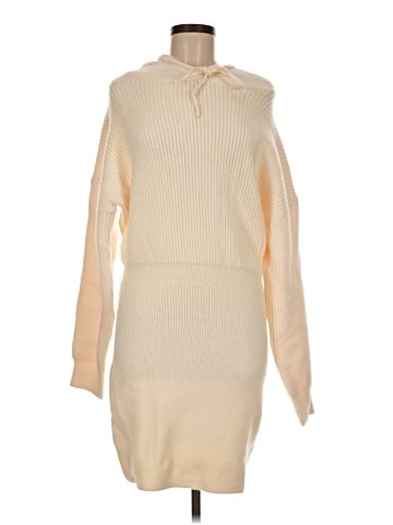 Le Lis Casual Dress (view 1)