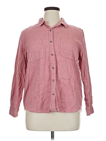 Universal Thread Long Sleeve Button-Down Shirt (view 1)