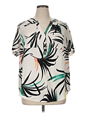 Torrid Short Sleeve T-Shirt (view 1)