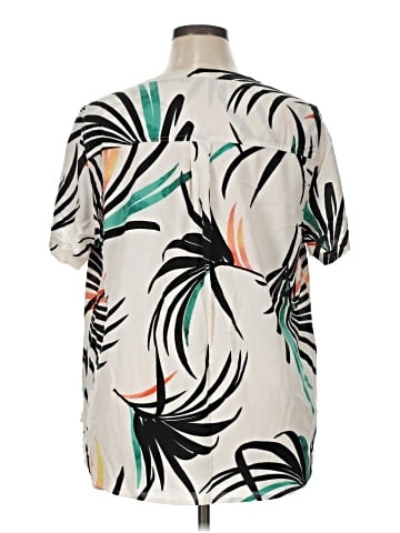 Torrid Short Sleeve T-Shirt (view 2)