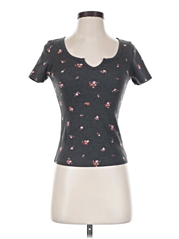Old Navy Short Sleeve T-Shirt (view 1)
