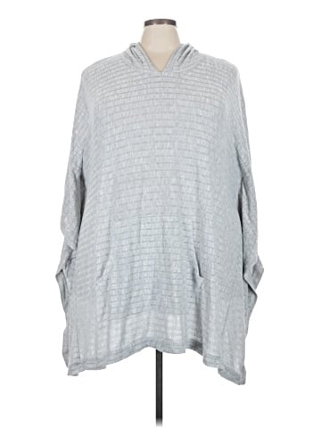 LIVI Poncho (view 1)